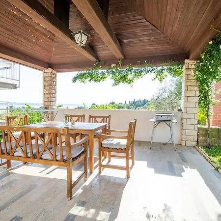 Cernetic Ferienhaus *